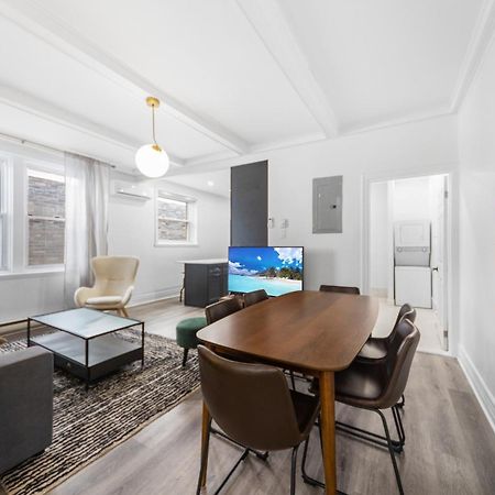 Modern And Cozy 4 Bedrooms Sleep 12 Монреаль Экстерьер фото