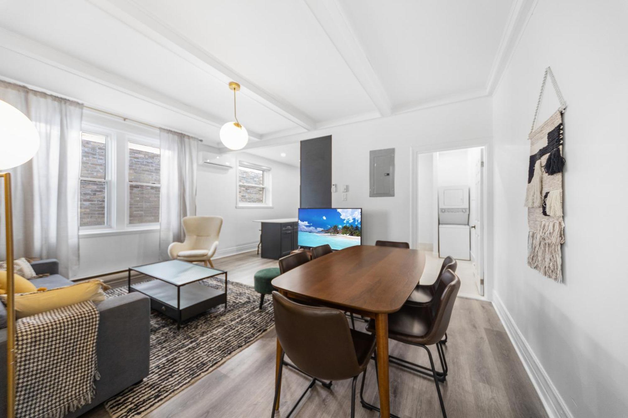 Modern And Cozy 4 Bedrooms Sleep 12 Монреаль Экстерьер фото