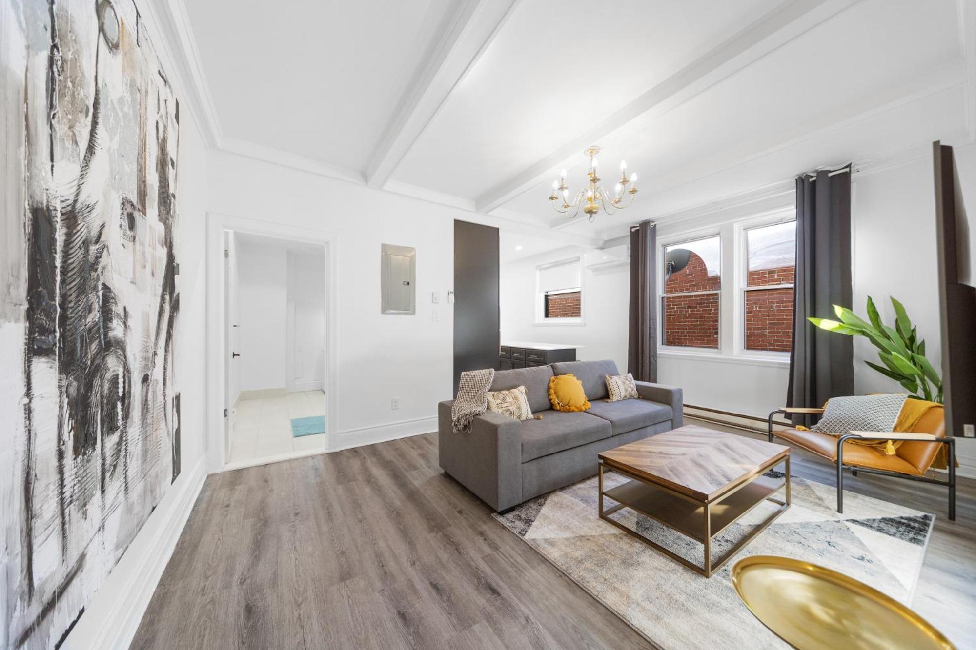 Modern And Cozy 4 Bedrooms Sleep 12 Монреаль Экстерьер фото
